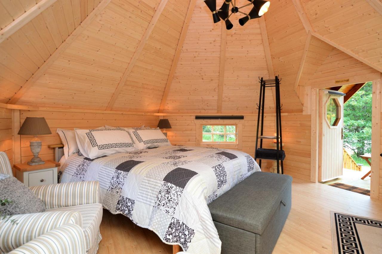 Seal Point Cabin - Luxury Glamping Cairndow Eksteriør bilde